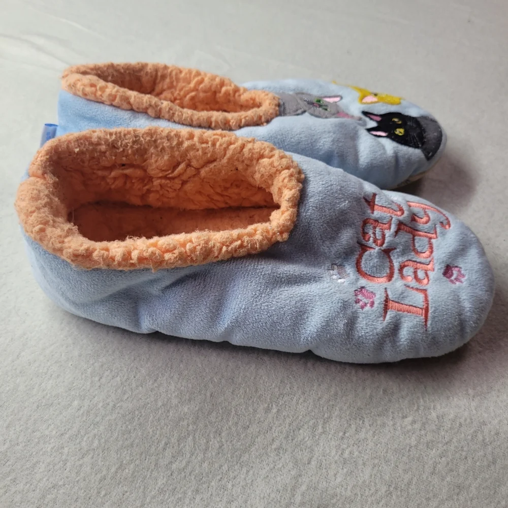 Snoozies Womens Cat Lady Slippers Non-Slip Size L (9-10)